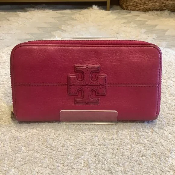Beautiful Pink Tory Burch Zip Around Wallet - Picture 1 of 8